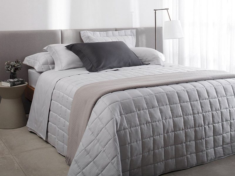  Damask Stripes Ref. 20322_24319- Ambientada Master Cinza Casal