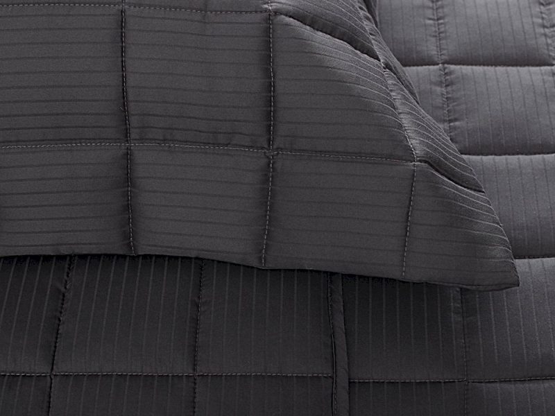  Damask Stripes Ref. 20322_24319- Detalhe de Colcha 