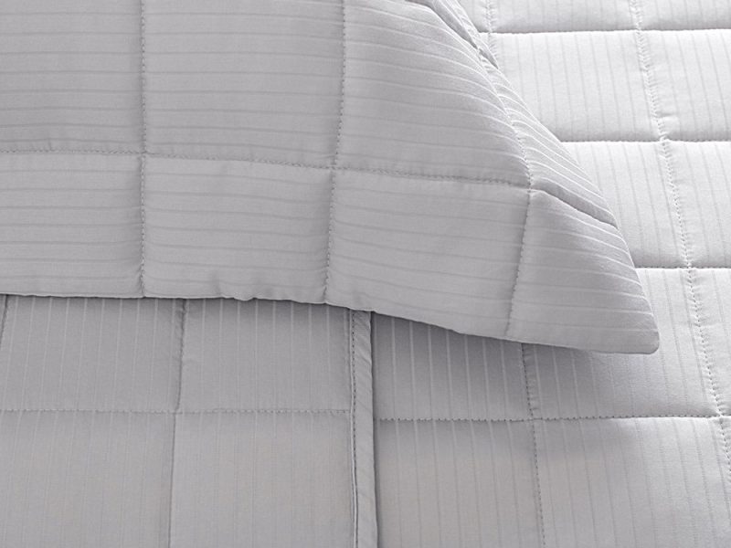  Damask Stripes Ref. 20322_24319- Detalhe de Colcha